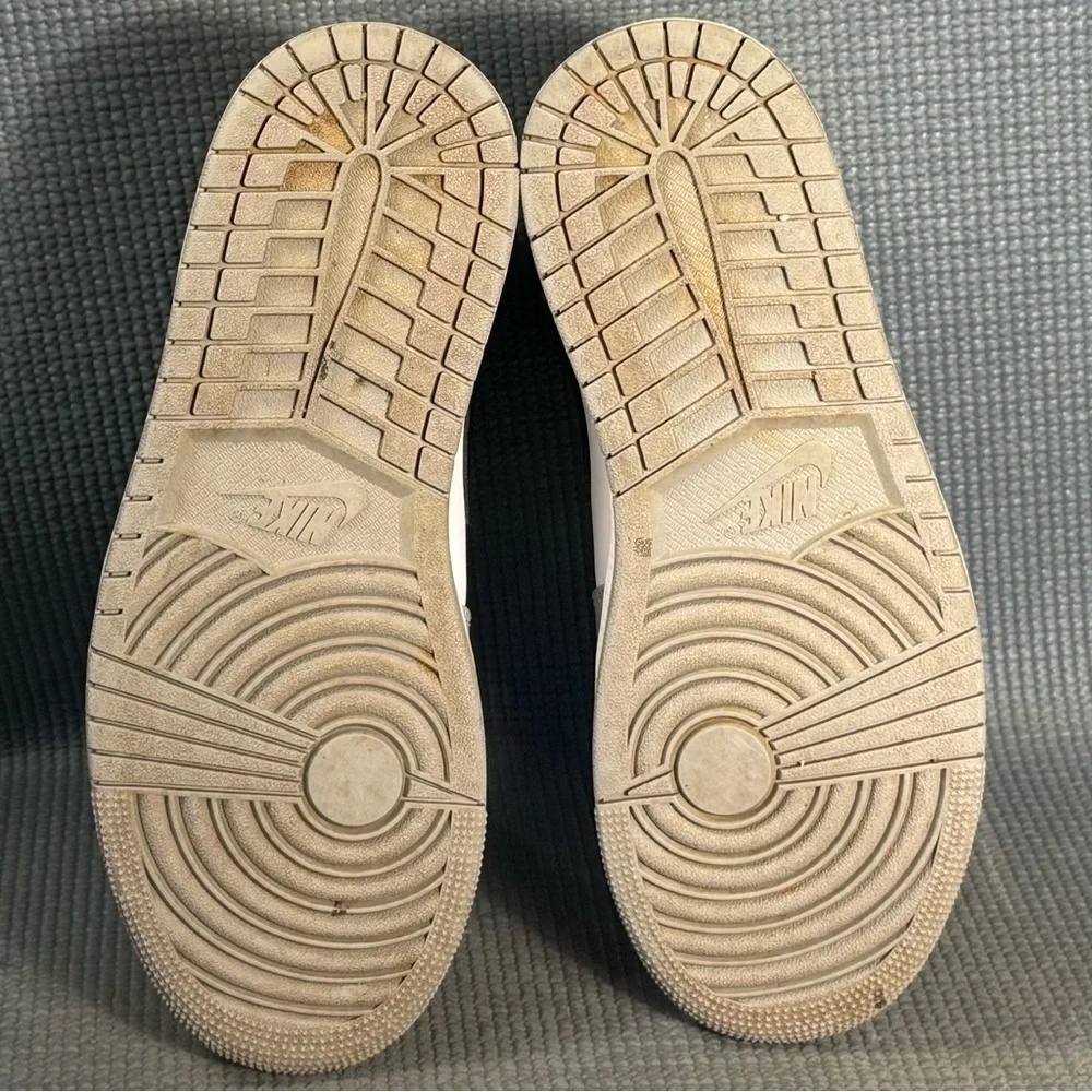 Nike Air Jordan 1 Mid ‘Light Smoke Grey’ Sneakers 554724-092 Men’s Size 7.5 - Picture 8 of 9